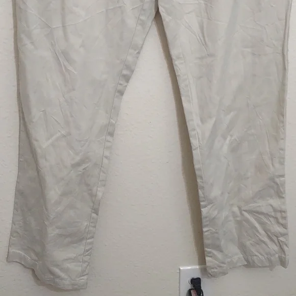 NWT URBAN OUTFITTERS KHAKI SIZE 32 - Picture 6 of 6